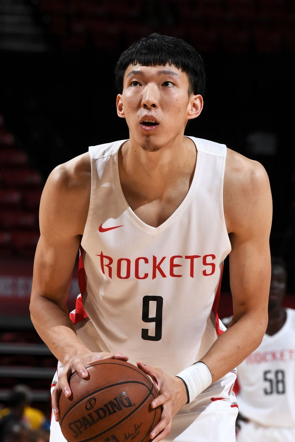 巴塞罗那|“凤凰”不“传琦”！周琦可怜9次出手砍两双5冒，队友CBA！