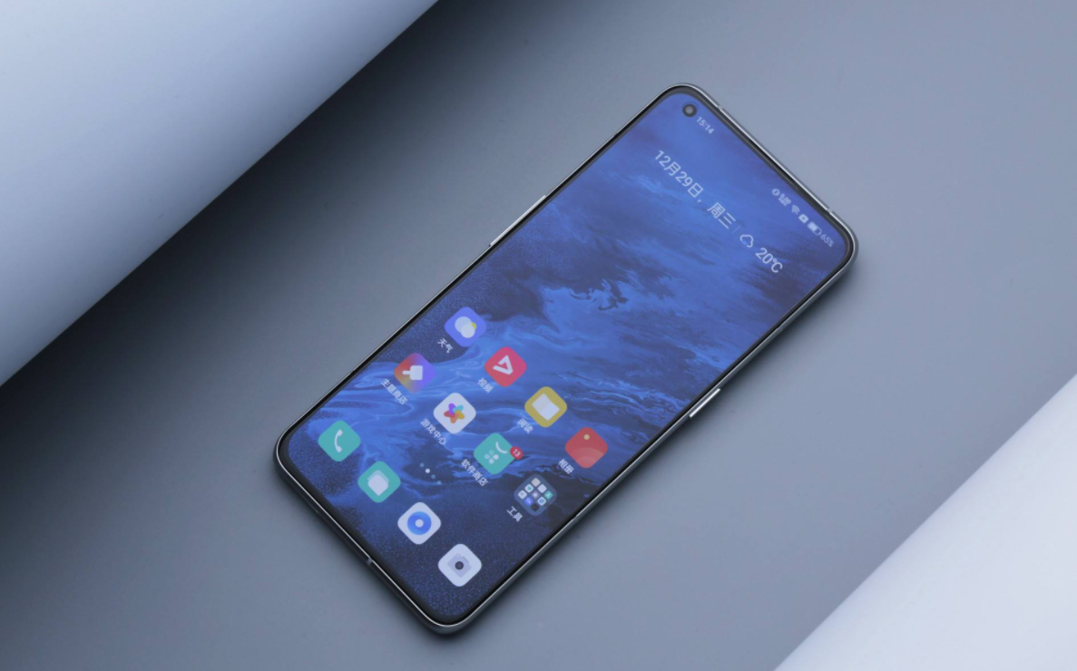 realme|骁龙8 Gen1+2K屏幕，直屏旗舰售价亲民，下一个爆款产品？