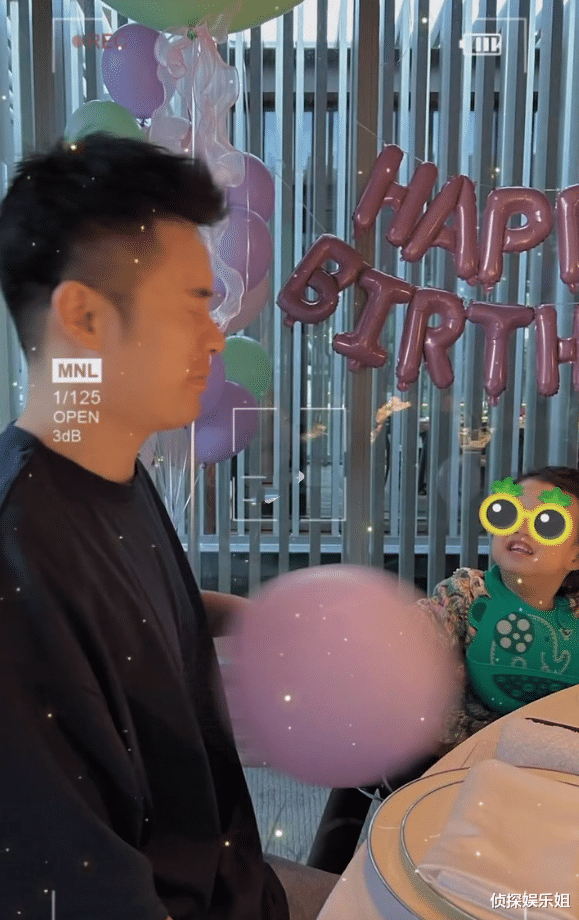 陈赫|陈赫晒父女合照为小儿女庆生，安安和妹妹长势喜人，张子萱未出镜