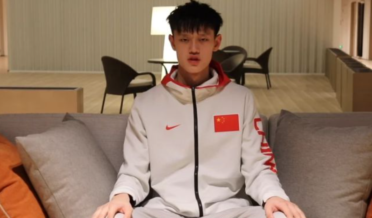 曾凡博|中国男篮的希望之星前途渺茫？点燃队未签曾凡博，已签下多个5星
