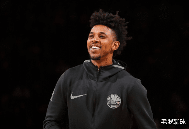 广东男篮|杜锋朱芳雨还未绝望，广东救命稻草现身广州机场，此人比马尚还强