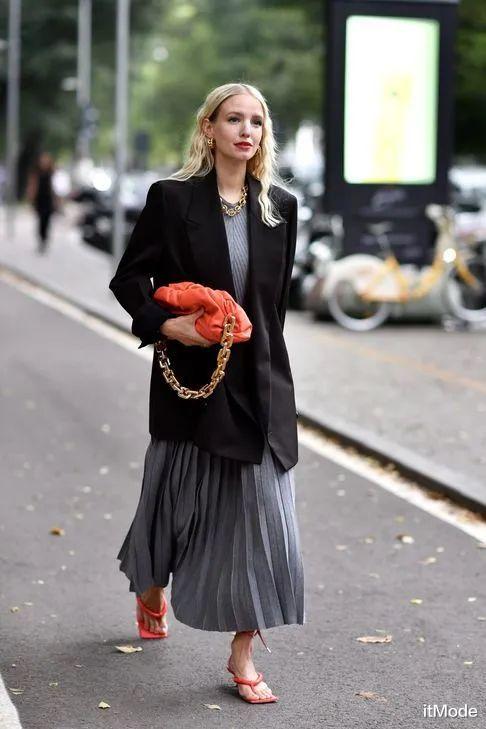 itMode 西服+裙子=入秋超火混搭套路,好看爆了!