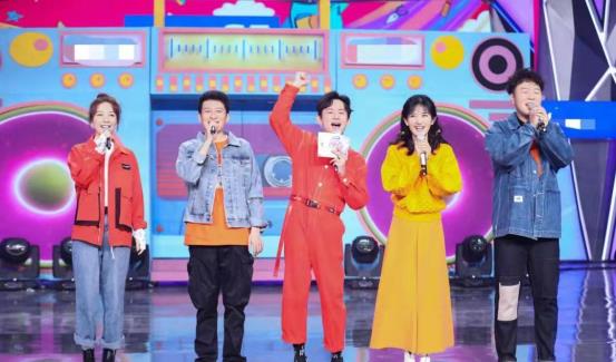 何炅|《快乐大本营》因升级停播，何炅谢娜已合作新综艺，易烊千玺待定