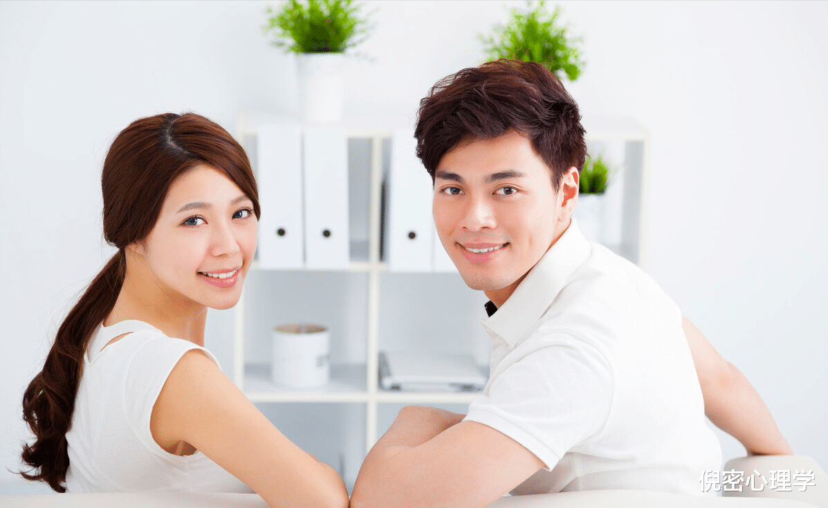 凤凰男 凤凰男宴请全村人，放话：大家放开肚皮吃，我有钱，结果变成笑柄