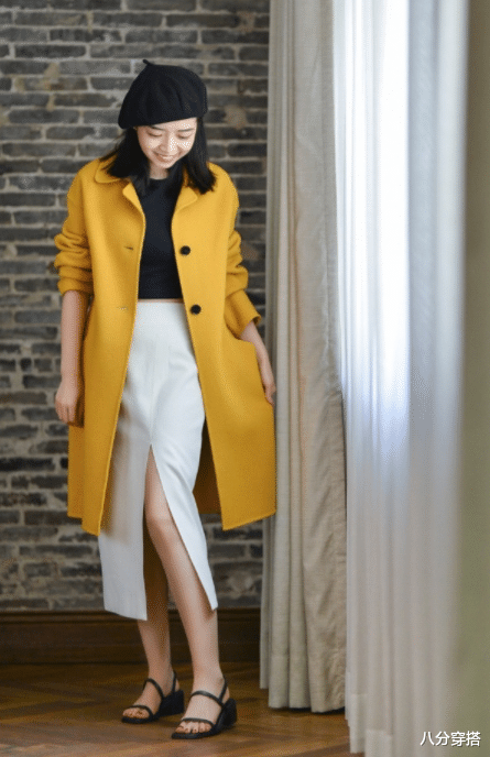 八分穿搭 今年冬天“大衣+开叉裙”又火了,显腿长还有气质,高级时髦