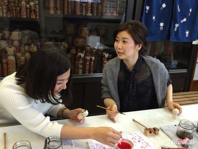 Nina昵娜|福原爱成功走出离婚阴影，穿白色荷叶边上衣上班，正式进军奥运会解说圈