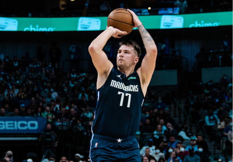 可馨育娃|NBA战报：库里50分勇士大胜，哈登14分篮网惨败，安东尼拯救湖人