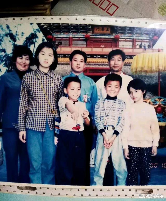 姚策|许敏爆出多张姚策童年照，网友看了表示“姚策生活比郭威好太多”