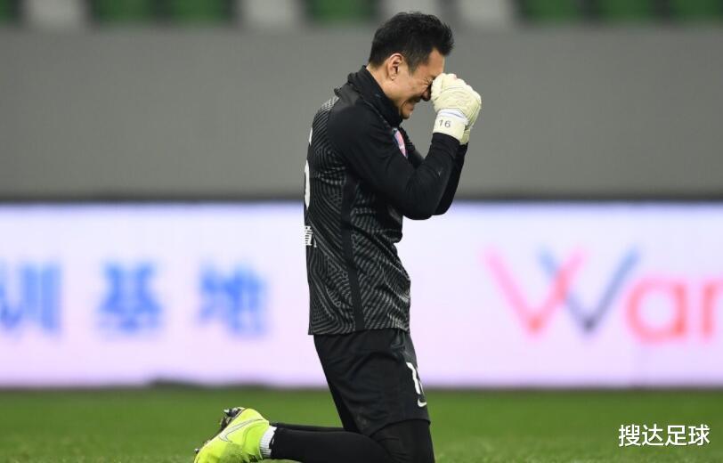 吴庆|一场1-0终结145天的等待！主帅张外龙跪地庆祝，40岁老将吴庆哭了