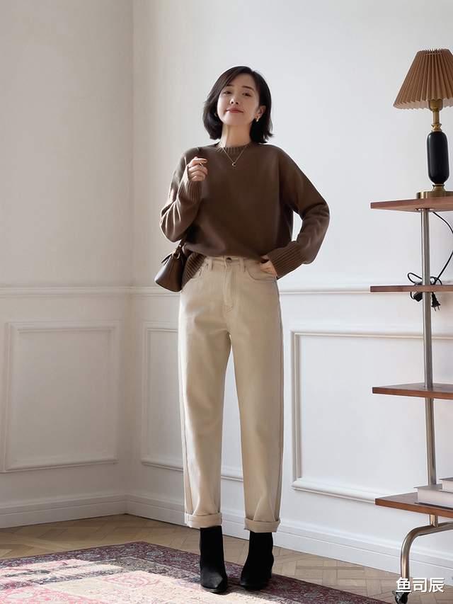 鱼司辰 收起你的阔腿裤吧！2021秋冬流行这些裤子保暖又好看，高级洋气