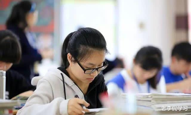 老李侃学习|农村教师迎来好消息,职称评审将开启“绿色通道”,通过率将提升