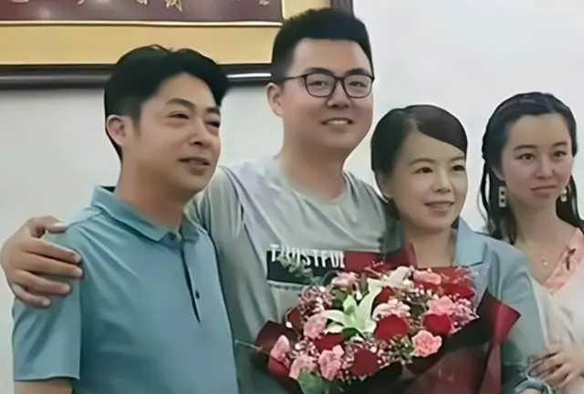 杜新枝说残障女儿意外死亡?既如此又为何频频篡改姚威出生日期?
