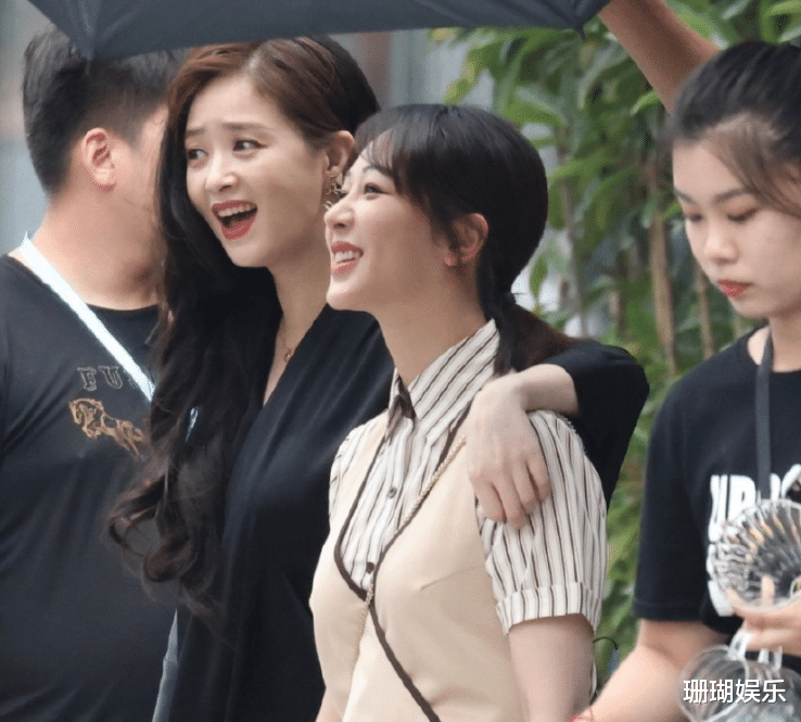 黄子韬|杨紫蒋欣录制《萌探》，嘉宾造型青春，黄子韬不去演校园剧可惜