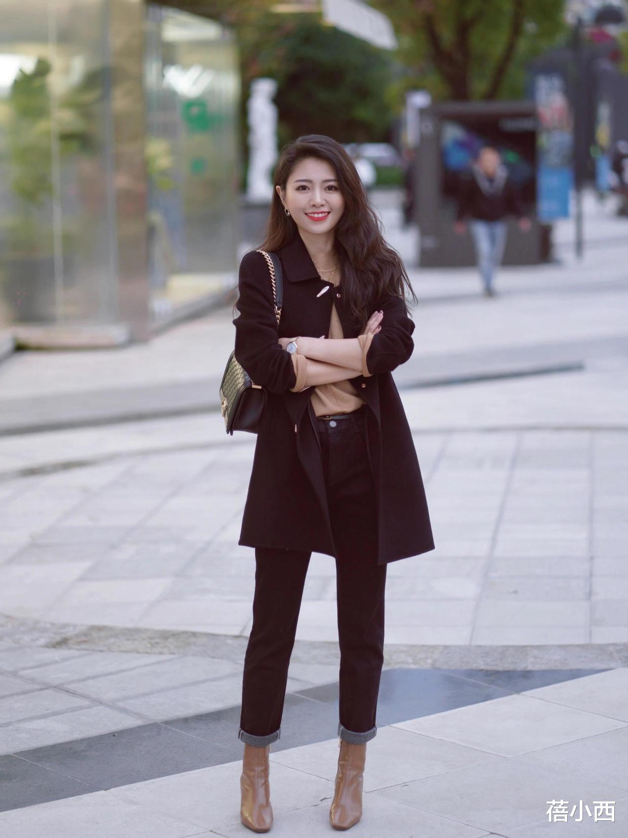 蓓小西 冬季穿这5个“神仙色大衣”真香，搭配牛仔裤、半身裙高级显气质