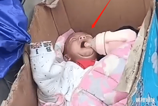 锦鲤妈咪|让孩子住在垃圾上的爸爸:惹怒人们的同时,却不忍心让娃离开他?