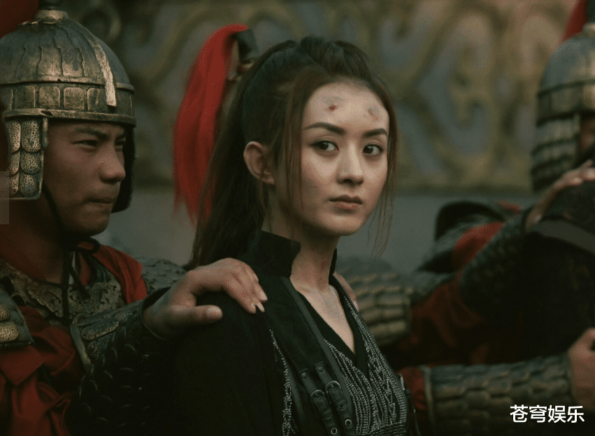 鞠婧祎|同样化着“落难妆”，看鞠婧祎与袁冰妍对比，差距不是一般大