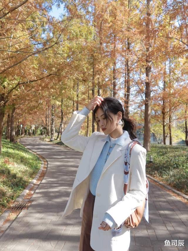 鱼司辰 入冬以后别穿裙子腿太冷了，今冬流行这几款裤子，简约大方有气质