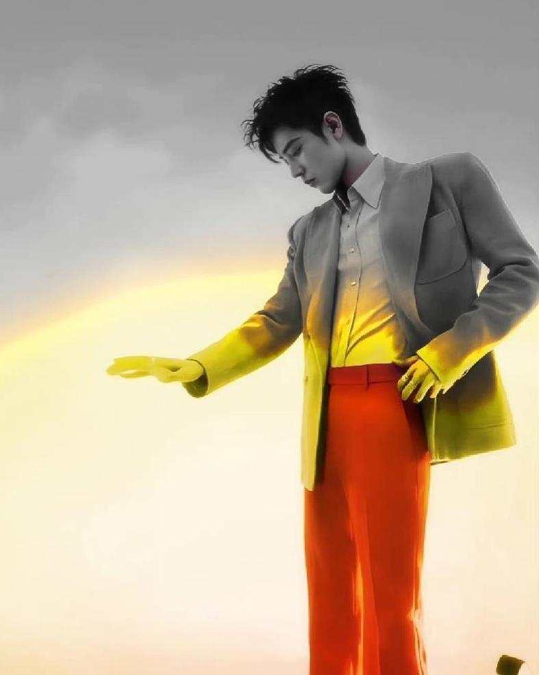 安以轩|肖战化身普通游客！被认出微笑回应，网友：一个帽子戴了不下五年