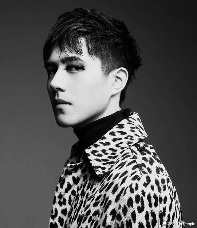 明星素颜|为美白脱腿毛,秀细腰细腿,还化烟熏大浓妆,好好做男人不好吗?