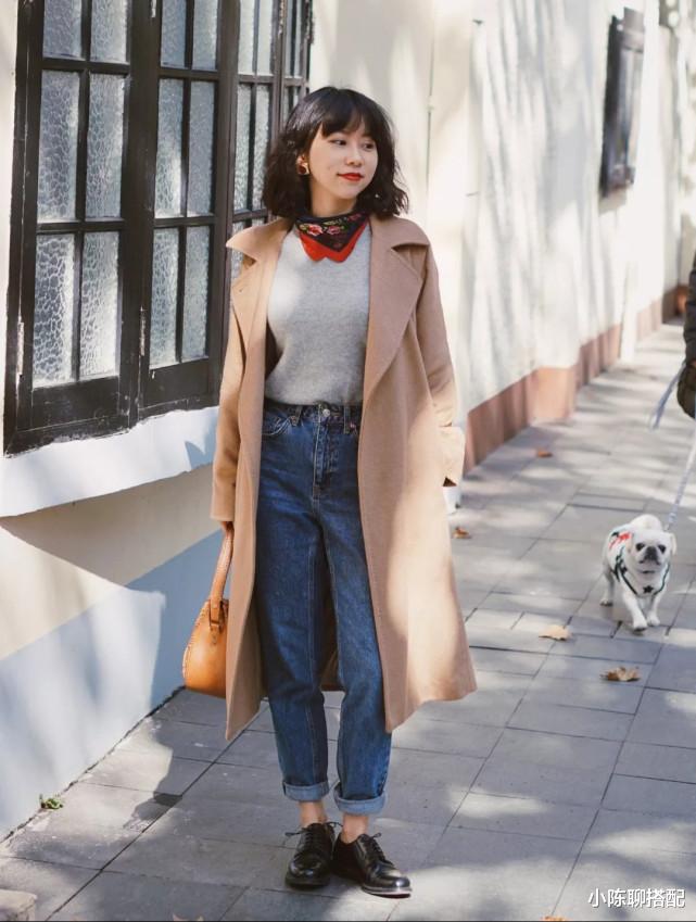 小陈聊搭配|“极简法式风”在秋天穿，温婉知性，太适合中年女人了