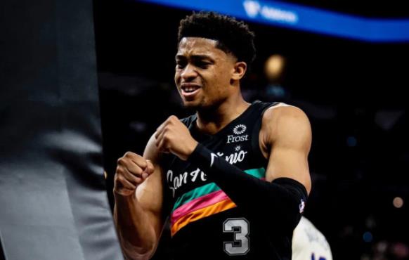 马刺队|提前8分钟投降，波波维奇赛后表态！西部前10基本出炉，马刺有戏