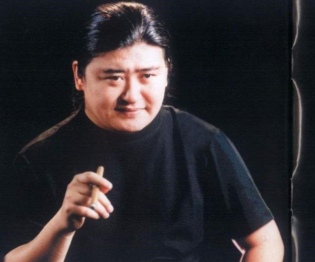 刘欢|谁说闪婚即闪离？刘欢25岁娶认识9天的女孩，与普通妻子恩爱33年