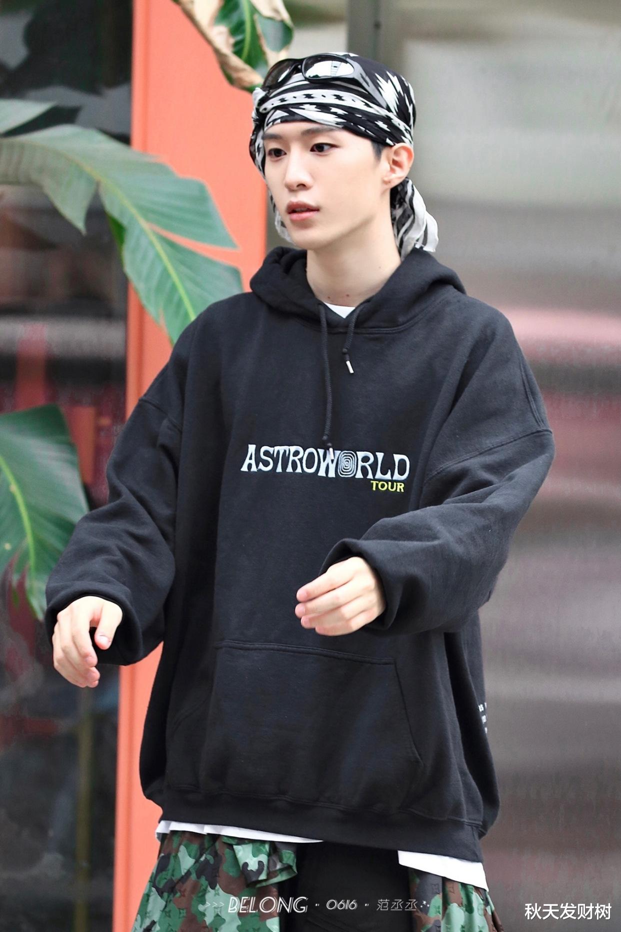 范丞丞|王一博打压同公司男星？范丞丞资源大涨得罪一哥，亲姐都无可奈何