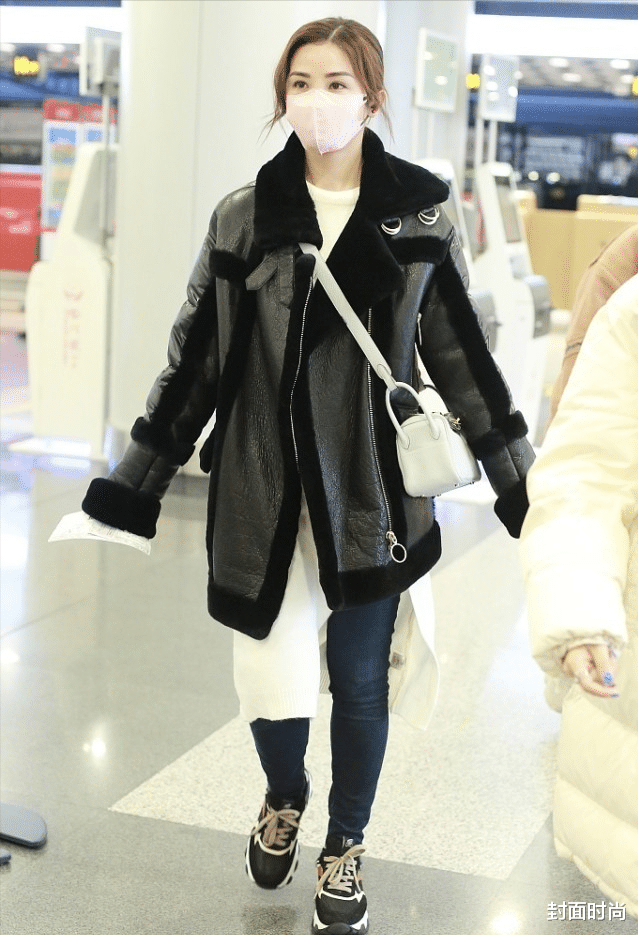 李小冉|阿娇阿Sa穿同款，搭配决定胜负，一个穿成棉袄，一个穿成潮装
