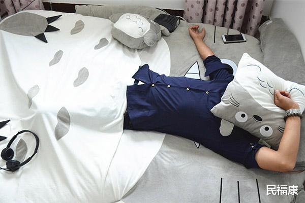 睡眠|喝酒后，为什么有人总爱说个不停，有人却只会安静的睡觉？