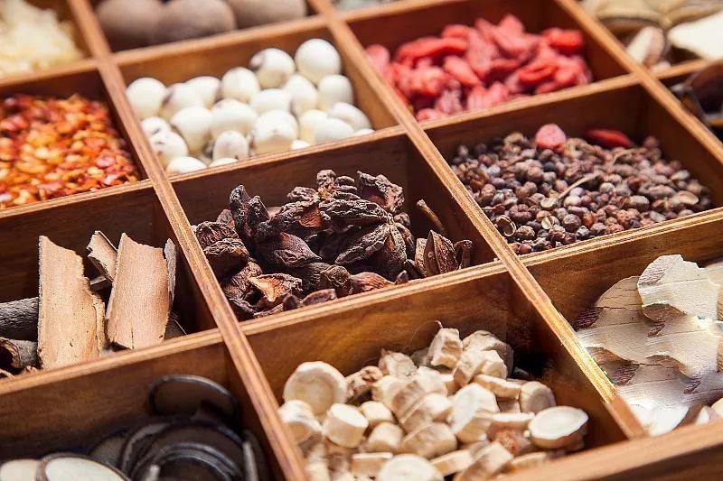 金兰中医学社|一家3口暴瘦，相继查出甲状腺癌，医生：这种“鸡蛋”也敢天天吃？