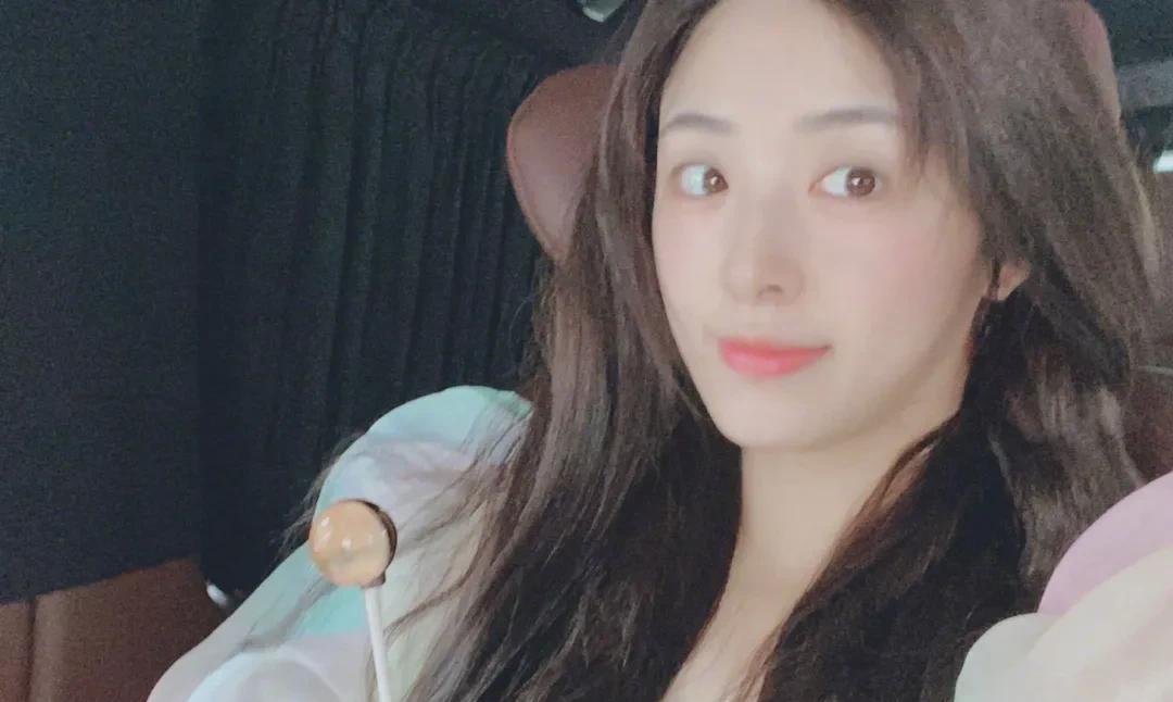 迪丽热巴|热巴不上综艺？王嘉尔弃拜冰？秦俊杰巴结大佬？张含韵拍百合剧？