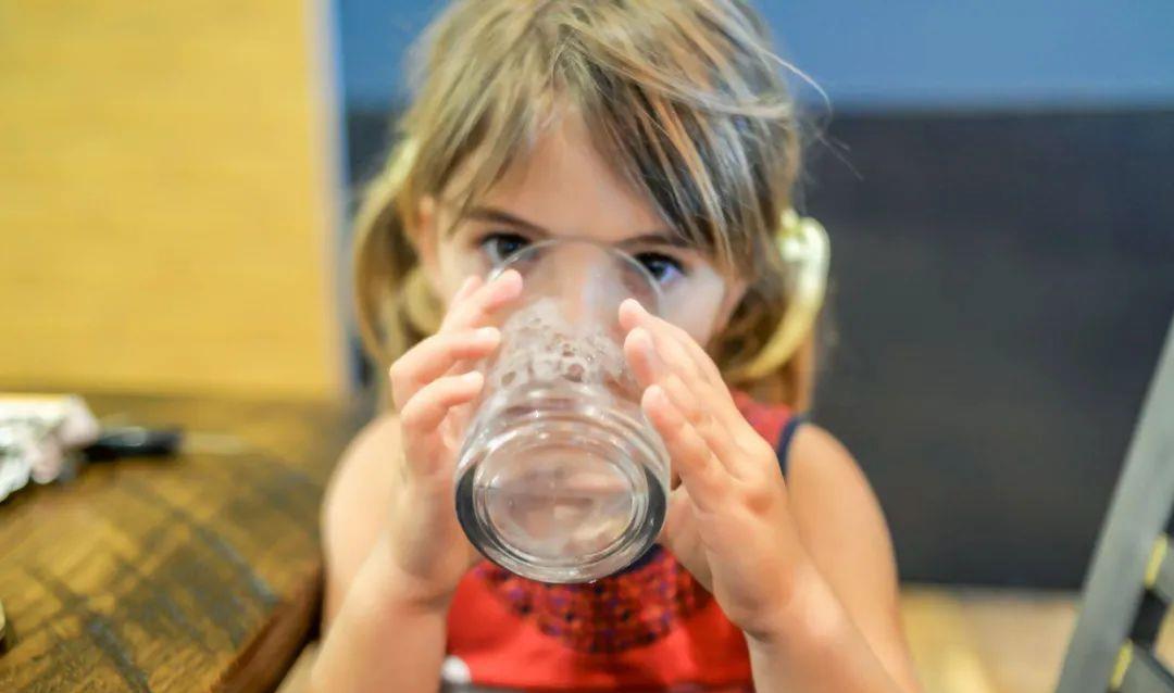 湘曦源小儿推拿|孩子最近胃口差、消化差，能吃汤泡饭吗？