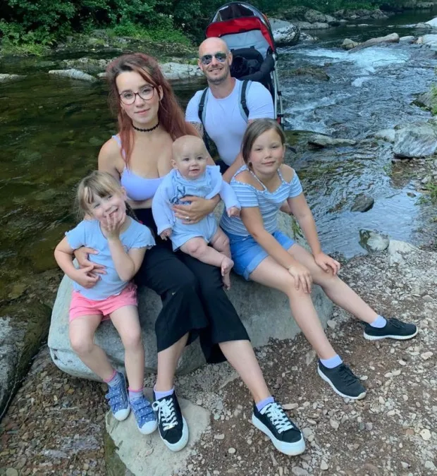 农村奇闻 英国全职主妇：跟我一样伺候老公，你就不会遭抛弃