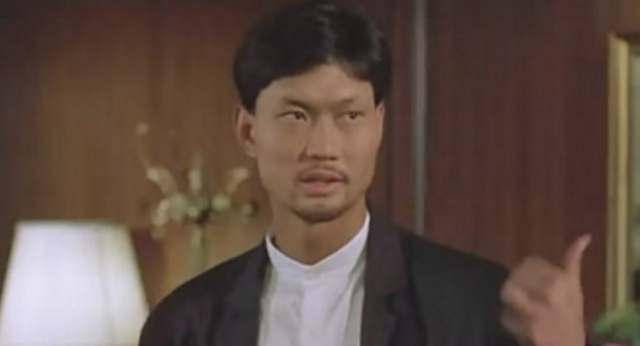 奶爸育儿宝库|他“打断”过李连杰手臂,“踢飞”过吴京,却因家庭主动退圈