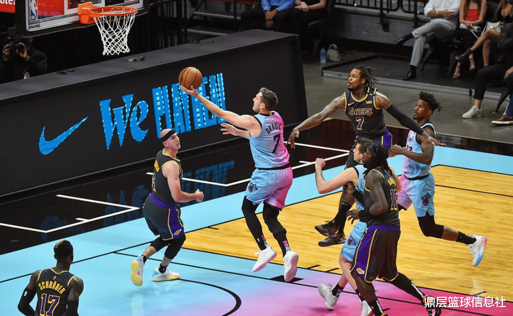 湖人队|6人轰95分！巴特勒锤爆湖人，庄神复出15+12，詹姆斯传好消息