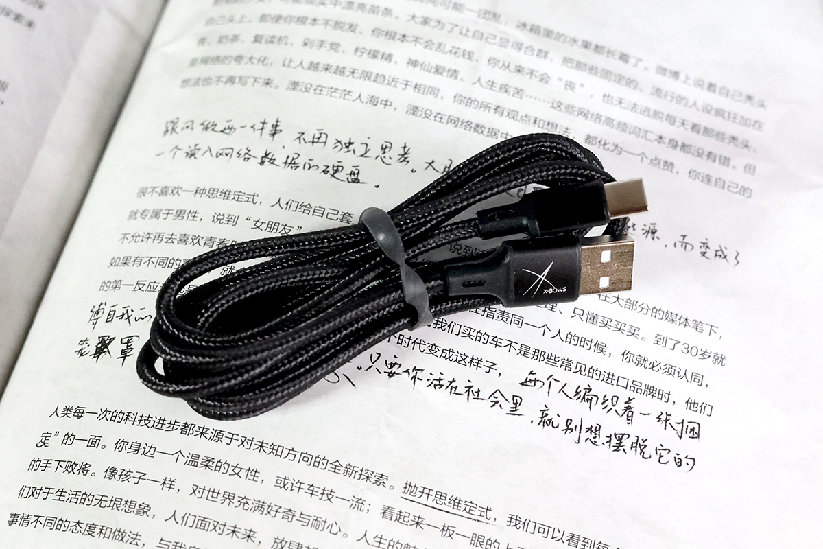 CES|别再用那些掰弯的“工学键盘”了，试试这款码农与游戏狂的拼搏利器