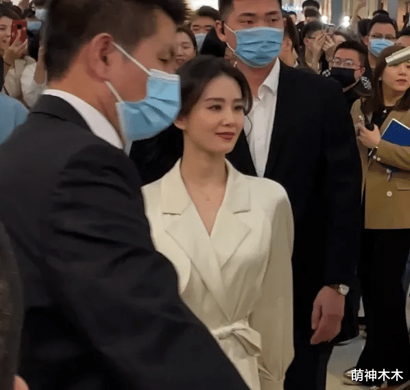 怒火重案|85花未修图来了：37岁唐嫣状态抗打，34岁刘诗诗胜在气质