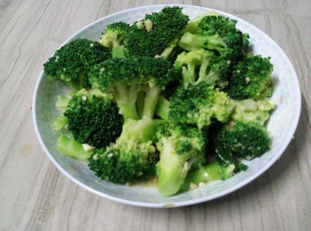 美容|皮肤科护士在偷偷吃的美容“王牌”食物，很多人不知道，坚持吃，皮肤嫩显年轻