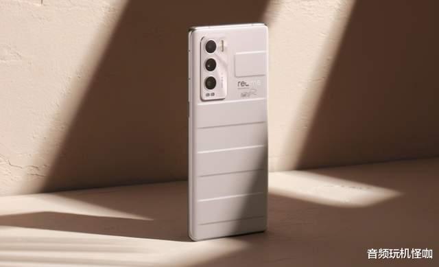 realme|刚发布仅1个月!骁龙870+ 8GB+128GB,好评高原因是什么