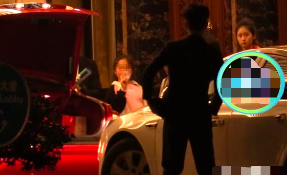 王思聪|王思聪疑又换新女友，带美女同回上海酒店，女方正面照曝光显清纯