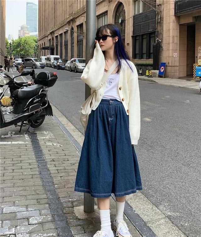 南风轻轻说 鞋子不需要太多，有双“帆布鞋”就够了，简约百搭显年轻