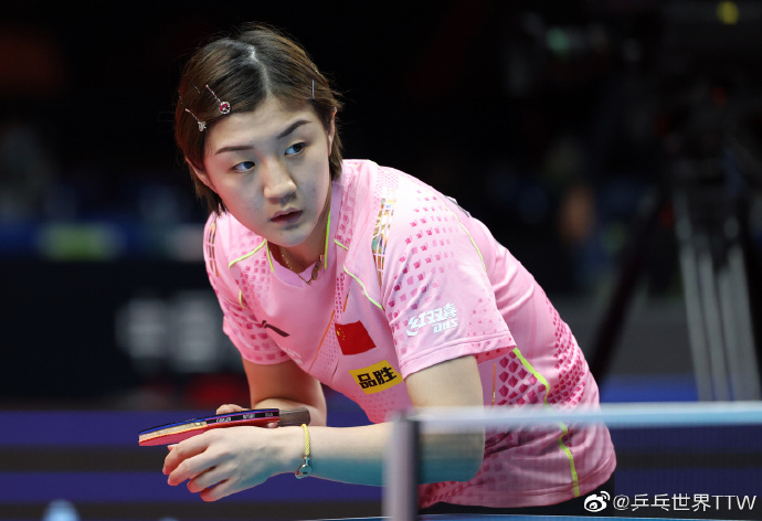 孙颖莎|世界第一轰4-2夺冠！陈梦击败孙颖莎，握拳怒吼，小魔王1银1铜收官