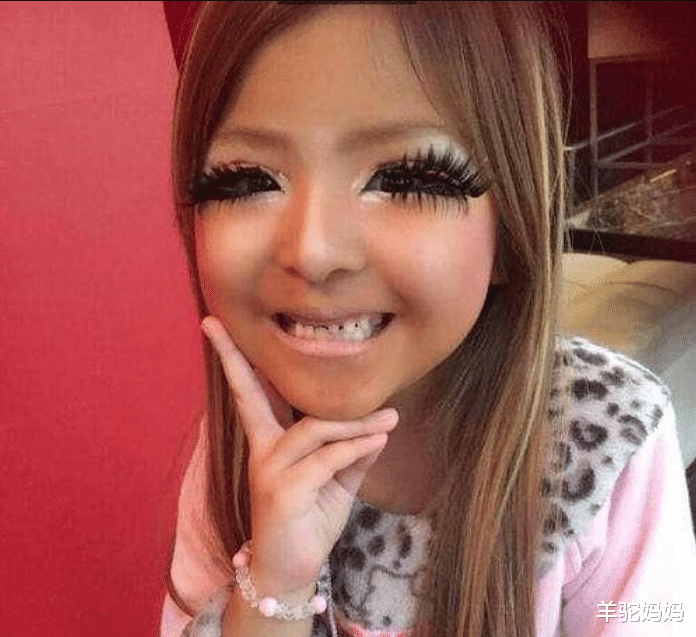 埃及 3岁“洛丽塔”女孩坐地铁走红，萌翻无数网友的背后，却暗藏危险