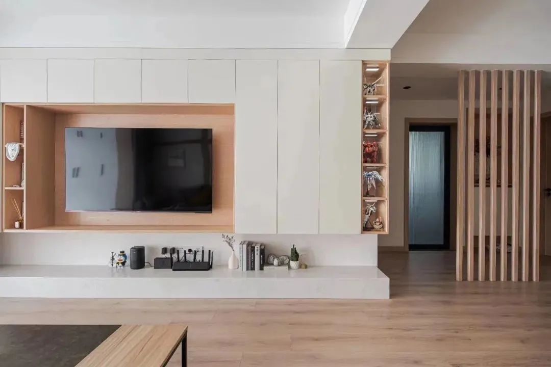 越来越多人客厅不要电视了，听完内行人分析，后悔装早了！