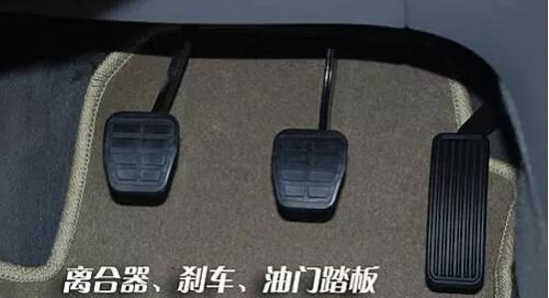 奶豆说育儿|手动挡汽车，离合、刹车能同时踩吗？车主：驾校可不是这样教的