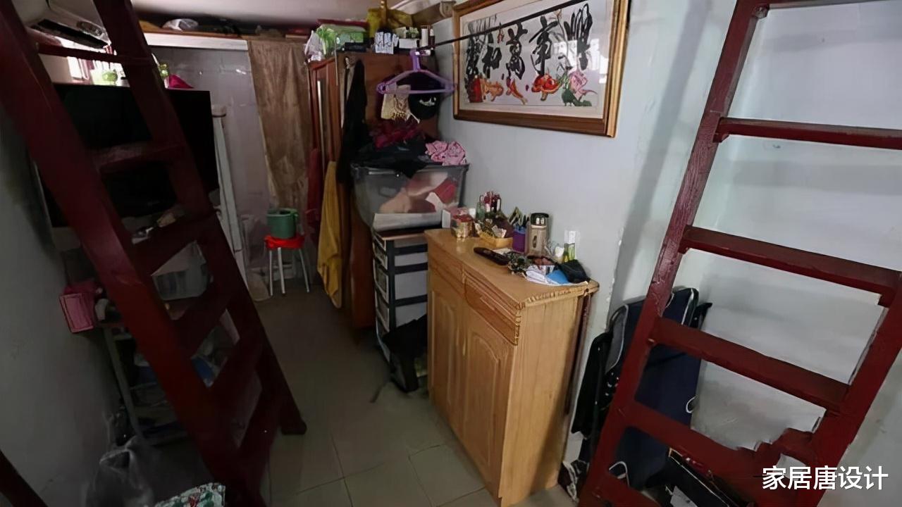 四口之家住在11平的空间,走路都能碰到人,这种房该怎么居住?