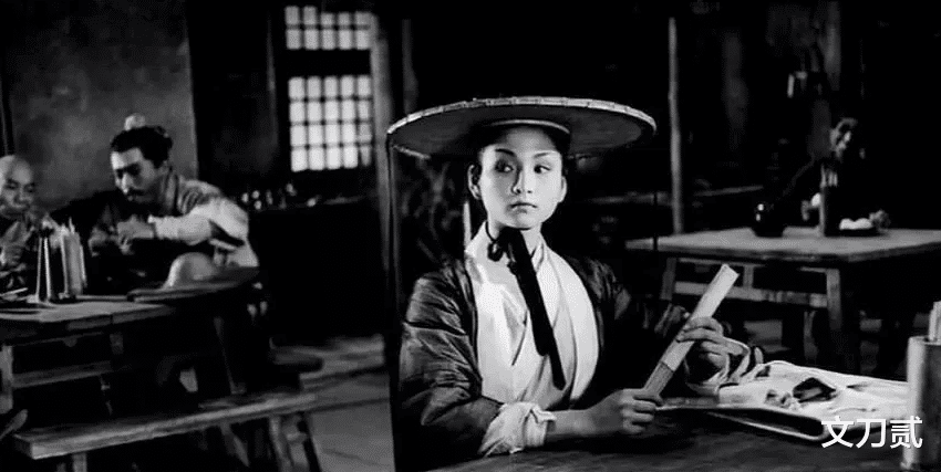 郑佩佩|当红时成龙、洪金宝做配，嫁富商怀孕8次只为生儿子，最终被抛弃