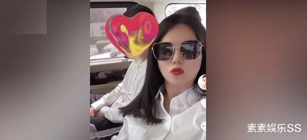 李湘|李湘和意中人同住酒店，男方帅气皮肤白皙，李湘贴心为他整理围巾