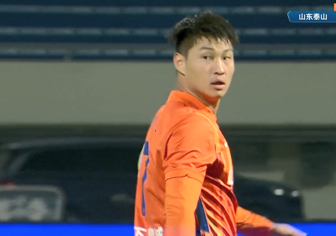 長春亞泰|半場6張黃牌！泰山隊?wèi)?zhàn)平亞泰，兩隊發(fā)生沖突，場面一度很火爆