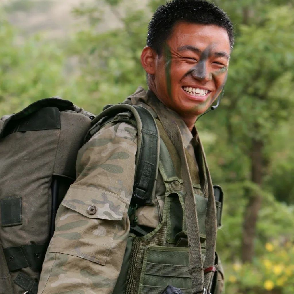 刘德华|娱乐圈接连“地震”，终于，王宝强的真面目也藏不住了……